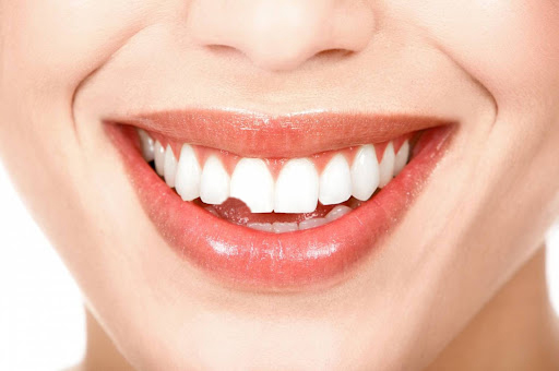 Откололся зуб